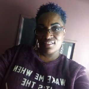 Meet your Posher, Angela